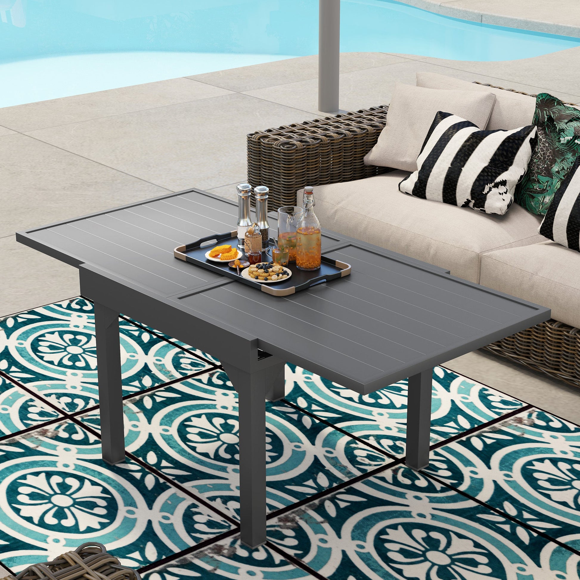 Extendable Aluminium Outdoor Dining Table for 4-6 Person, 35"-71" Slatted Metal Patio Table for Garden, Backyard, Deck, Porch, Lawn, Grey
