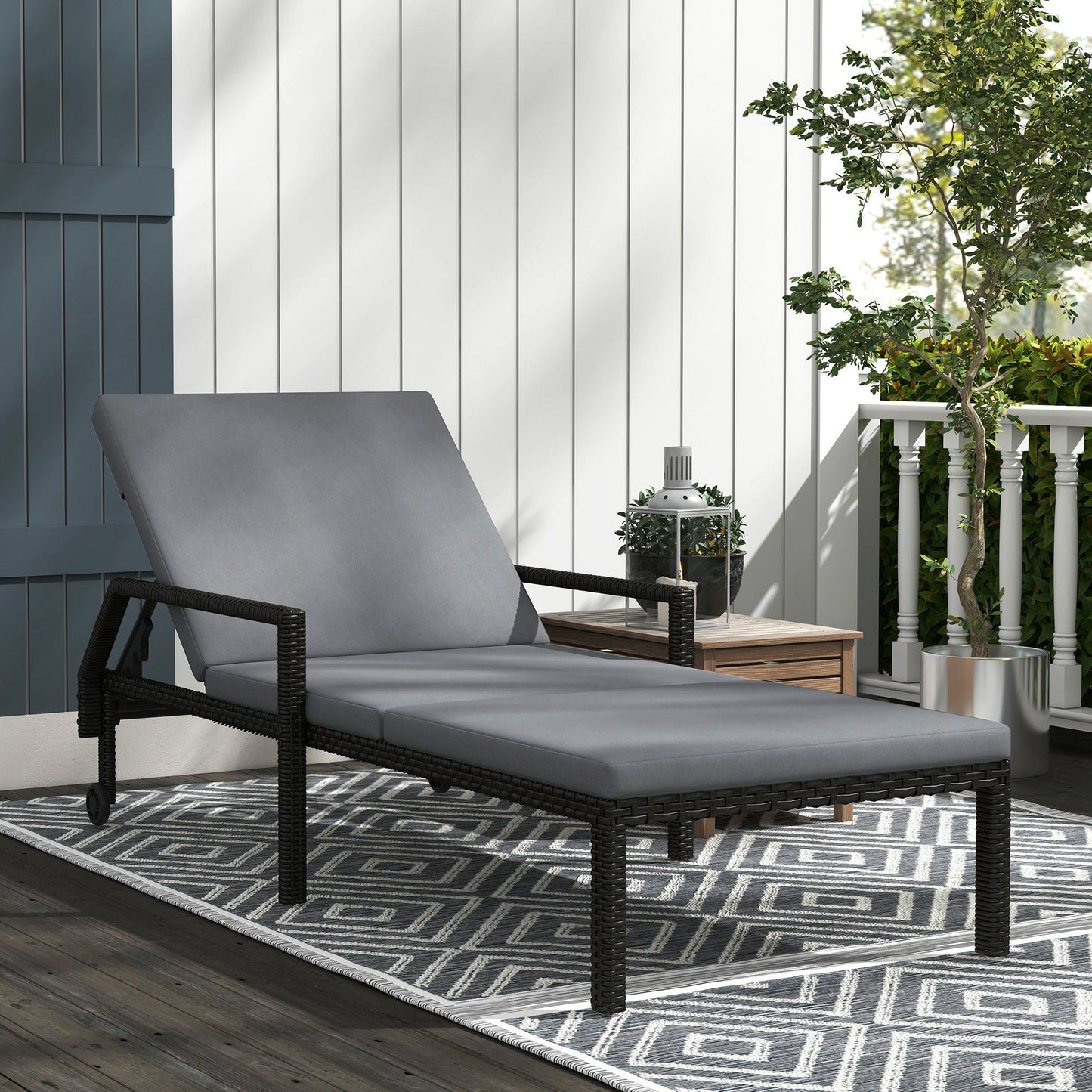 Wicker Chaise Lounger PE Rattan Outdoor Lounge Chair Garden Chair Recliner with 5-Level Adjustable Backrest and 2 Wheels, Light Grey