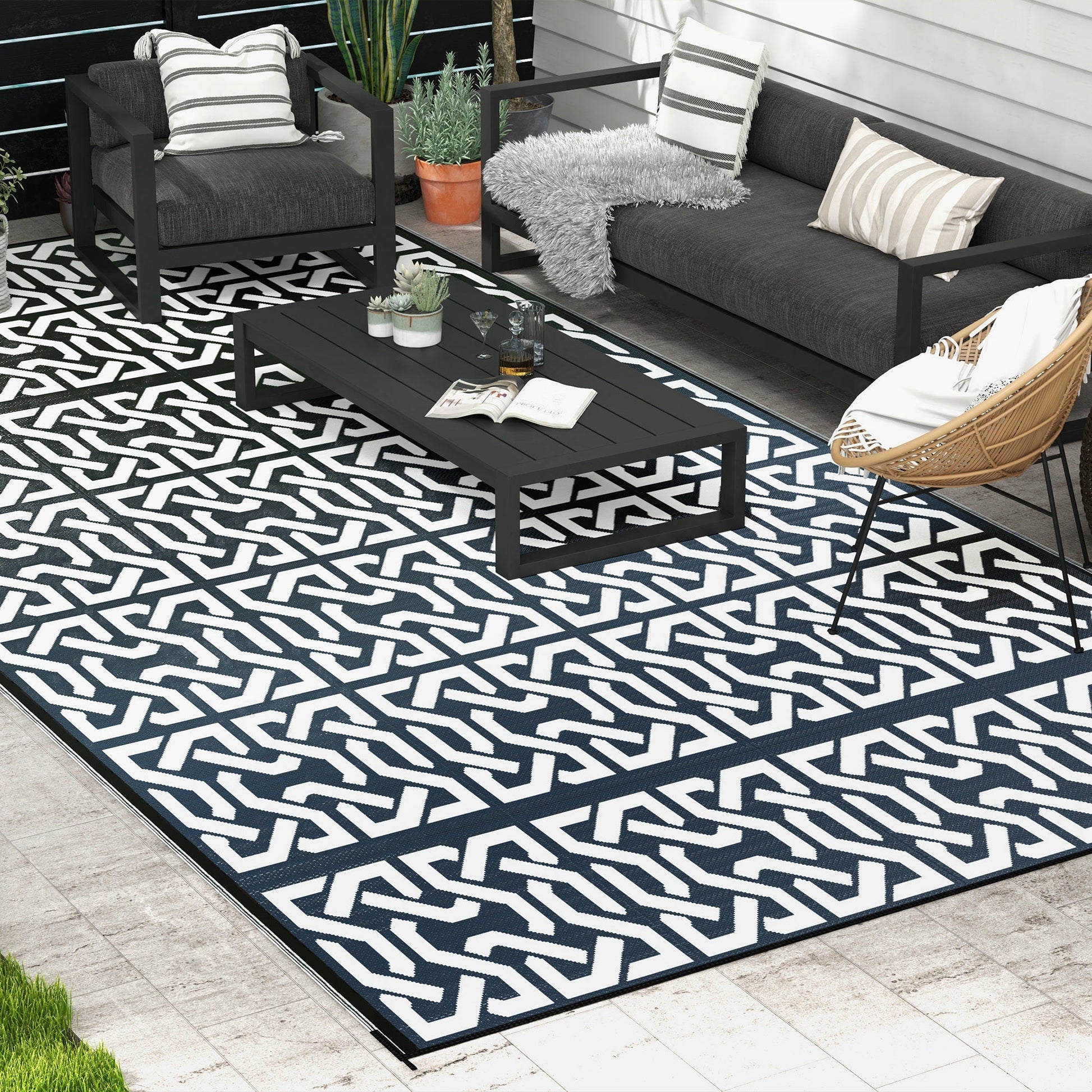 Portable Outdoor Rug with Carry Bag, 9' x 18' Reversible Mat, Waterproof Plastic Straw RV Rug for Backyard, Deck, Picnic, Beach, Camping, Black and White Chain