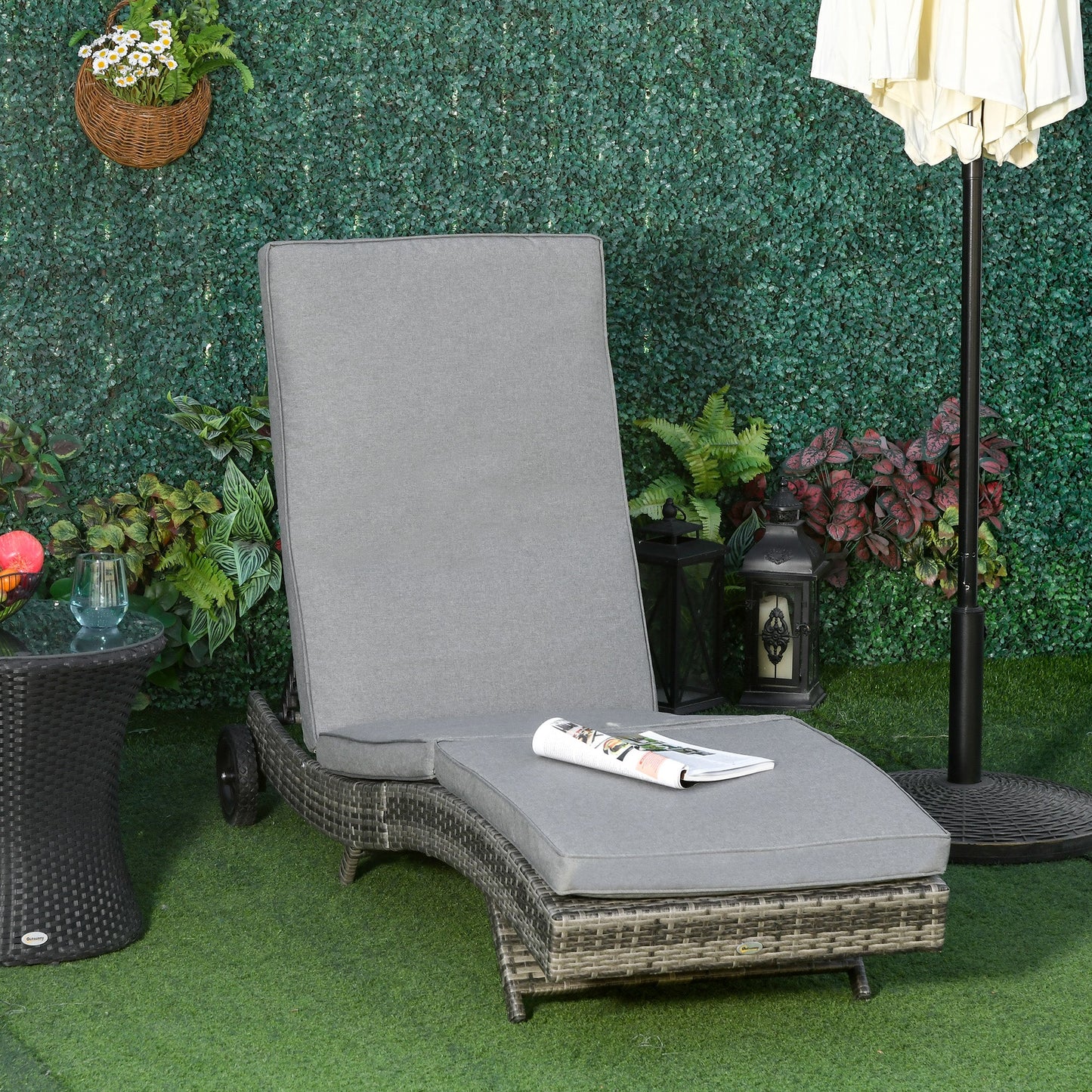 Wicker Chaise Lounge, Outdoor Lounge Chair, 5-Level Adjustable Backrest S-Shape Rattan Lounger with Cushion & Wheels for Patio, Deck, Poolside, Grey