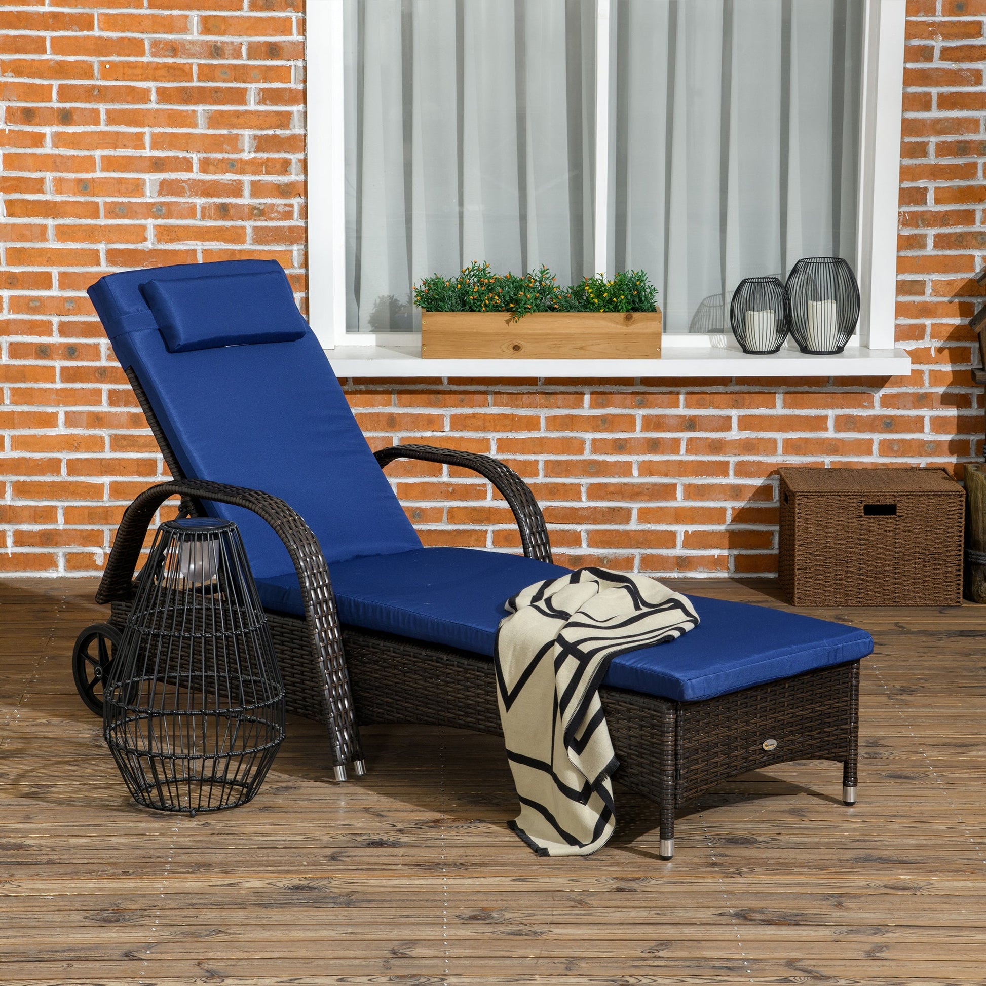 Wicker Chaise Lounge, Outdoor Lounge Chair, PE Rattan Patio Sun lounger with Head-rest, 5-Level Height Adjust Backrest, Cushion & Wheels, Mixed Brown and Dark Blue