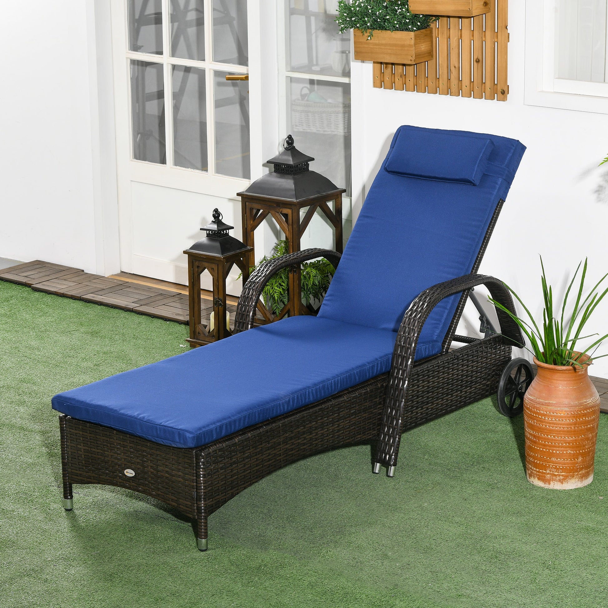Wicker Chaise Lounge, Outdoor Lounge Chair, PE Rattan Patio Sun lounger with Head-rest, 5-Level Height Adjust Backrest, Cushion & Wheels, Mixed Brown and Dark Blue