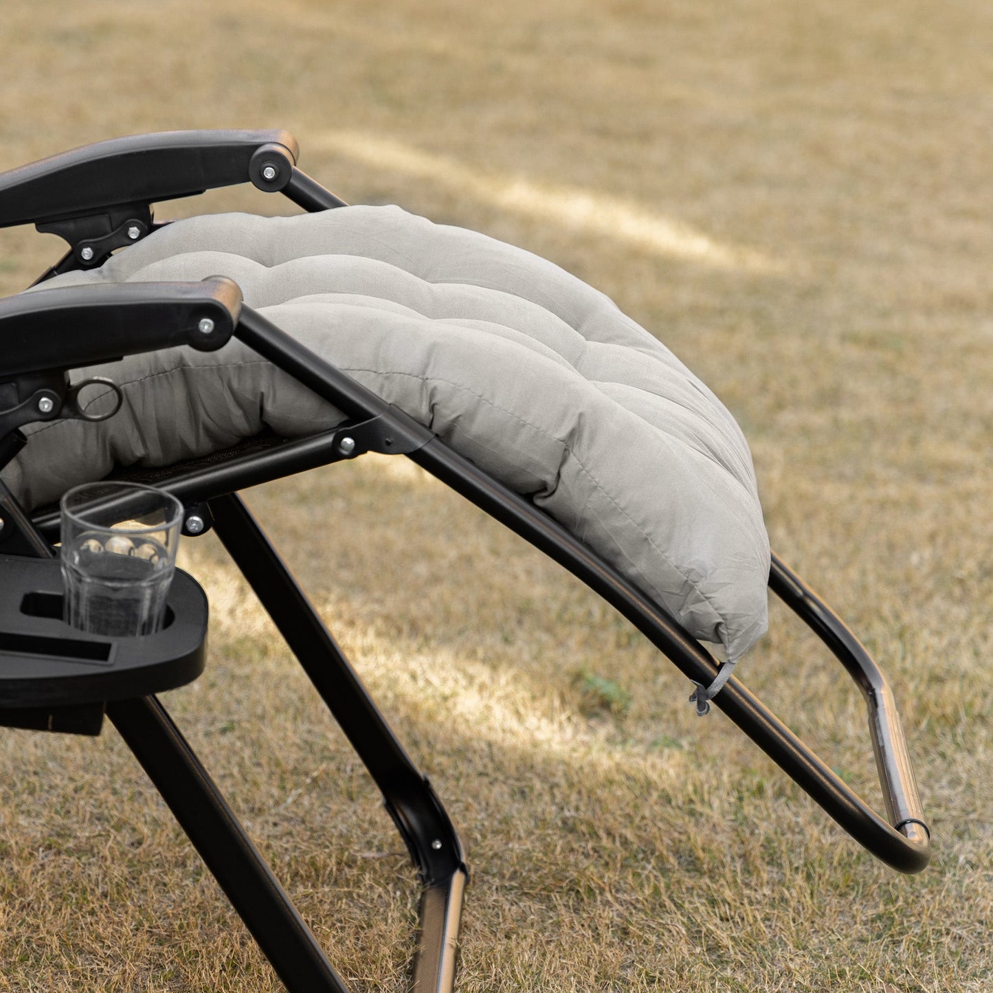 Padded Zero Gravity Chair, Folding Recliner Chair, Patio Lounger with Cup Holder, Headrest, Adjustable Backrest, Removable Cushion for Outdoor, Patio, Deck, Grey