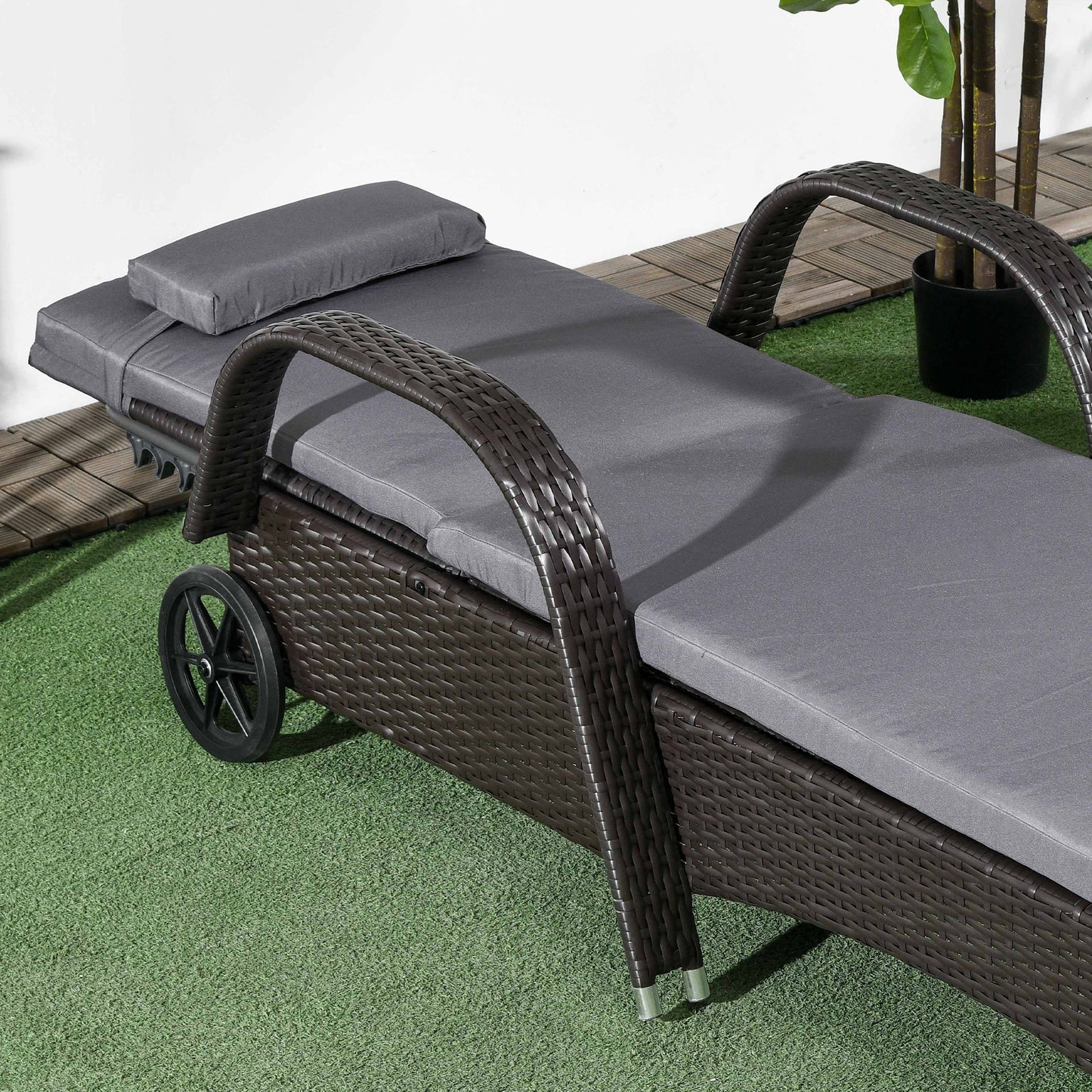 Wicker Chaise Lounge, Outdoor Lounge Chair, PE Rattan Patio Sun lounger with Head-rest, 5-Level Height Adjust Backrest, Cushion, & Wheels, Deep Coffee and Med Grey