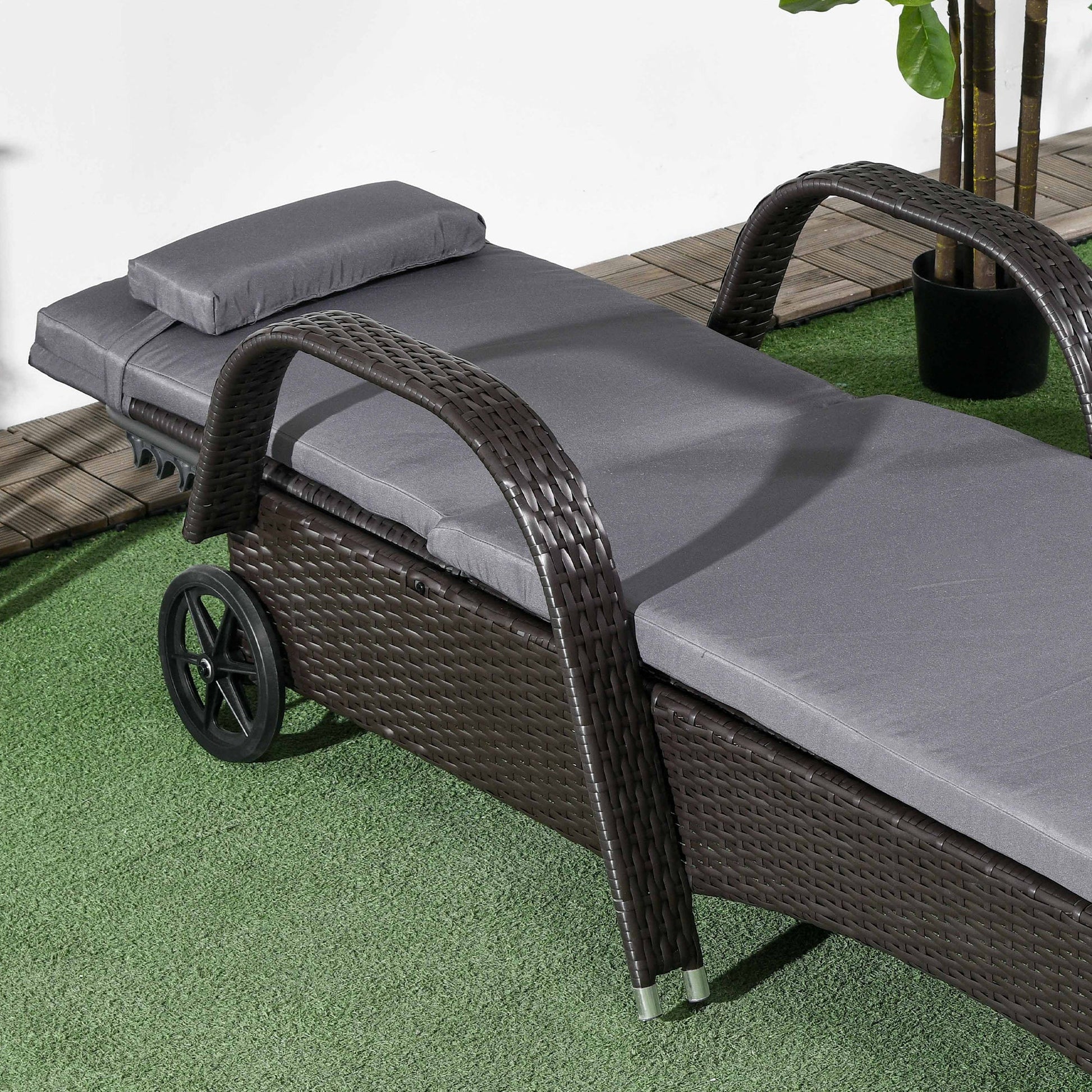 Wicker Chaise Lounge, Outdoor Lounge Chair, PE Rattan Patio Sun lounger with Head-rest, 5-Level Height Adjust Backrest, Cushion, & Wheels, Deep Coffee and Med Grey
